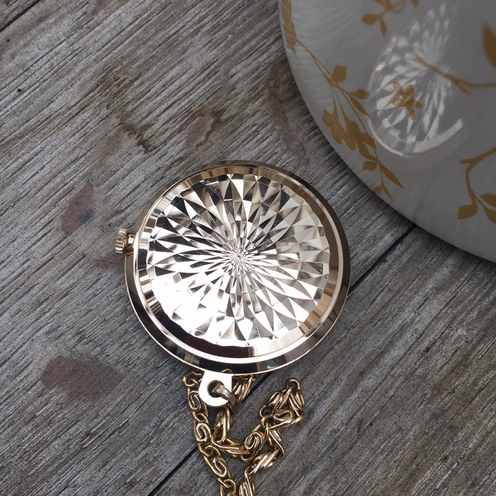 Vintage Watch Pendant- Bulova in pristine condition!! - Picture 4 of 5
